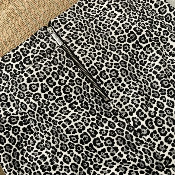 Michael Kors size M black and white skirt - Picture 8 of 9